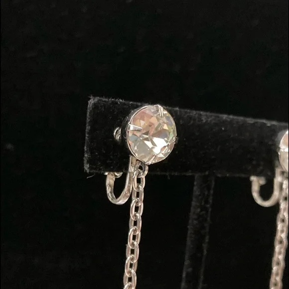 Vintage Pearl rhinestone chandelier earrings 2.5" - Picture 4 of 7